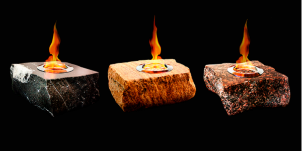 На фото слева направо: черный «Камень успеха», золотистый «Камень руководителя» и крапчатый «Камень воинов».